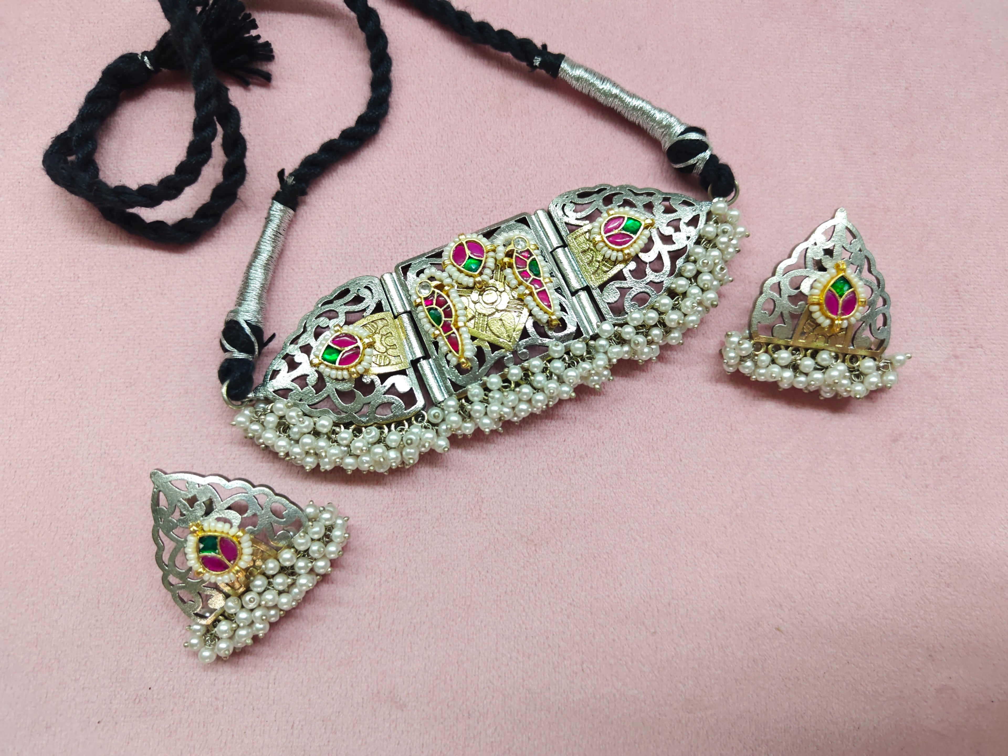 Handcrafted Pachi Kundan Dual-Tone Choker Set